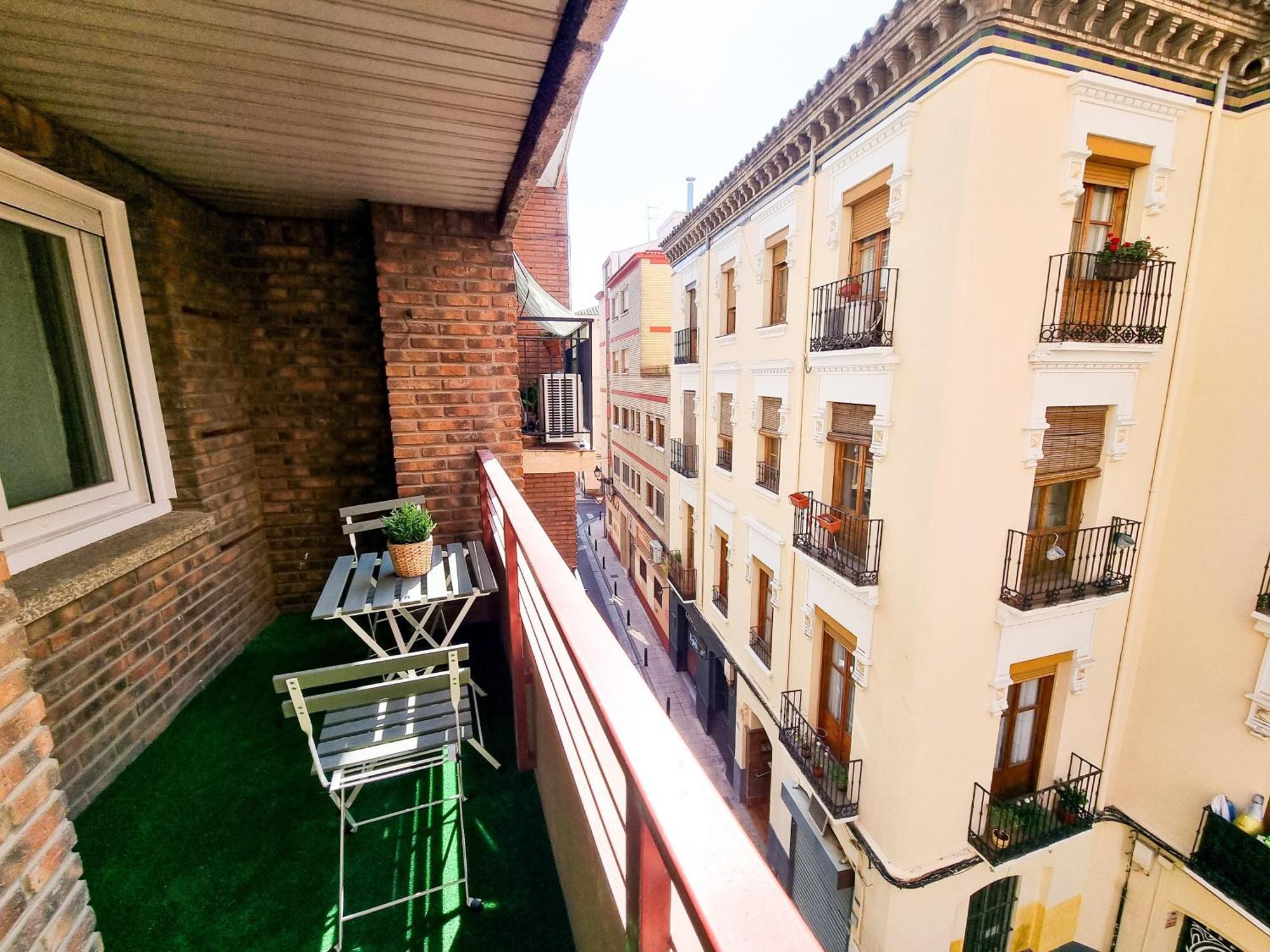 El Teatro Del Pilar Apartment Zaragoza Exterior photo